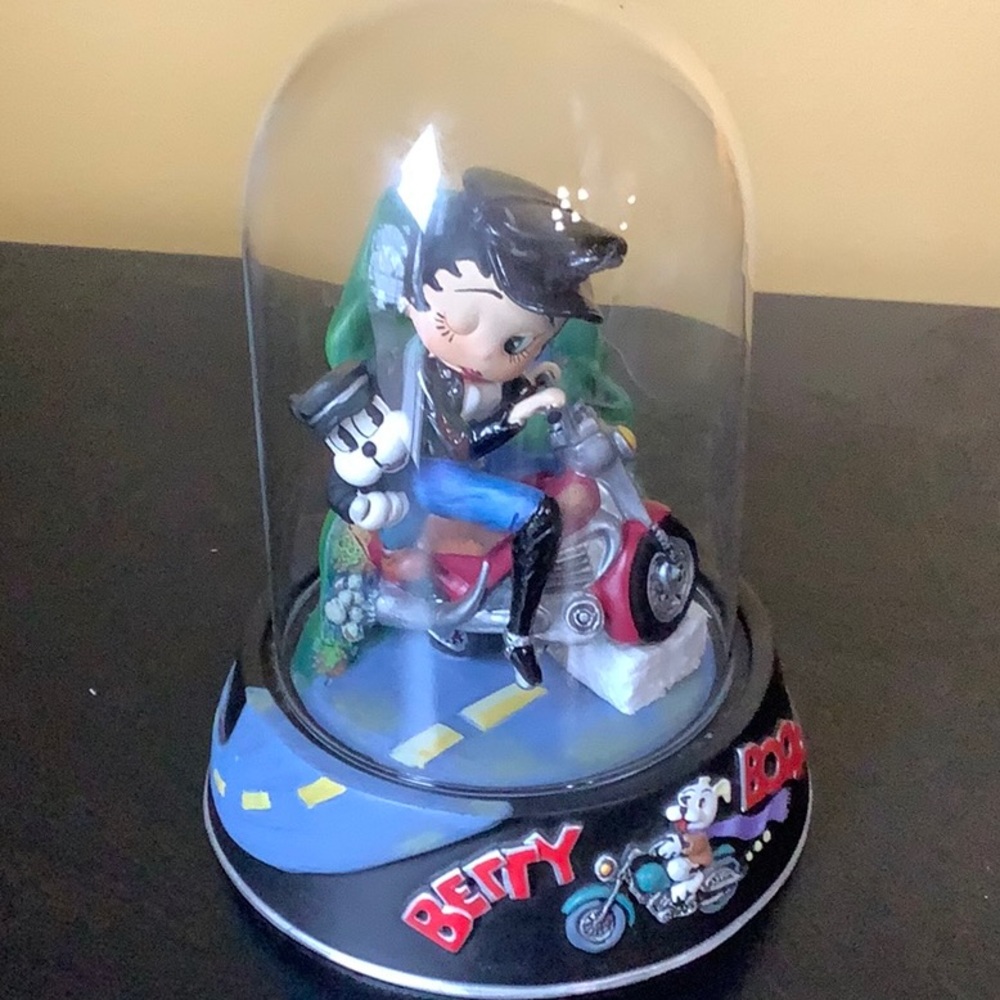 Limited edition Betty Boop “Born to be Boop” figurine